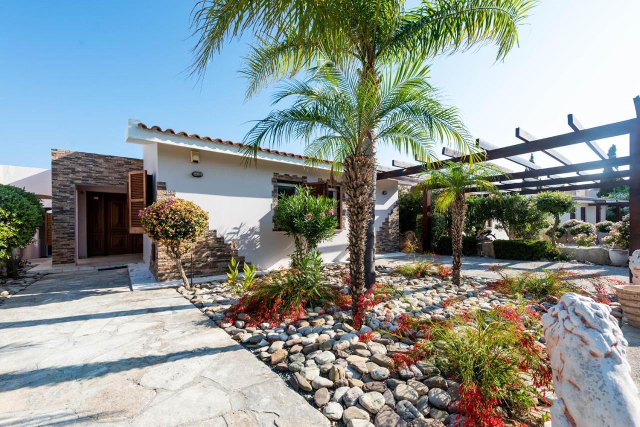 Tequila Sunrise By Ezoria Villas Coral Bay Exterior foto